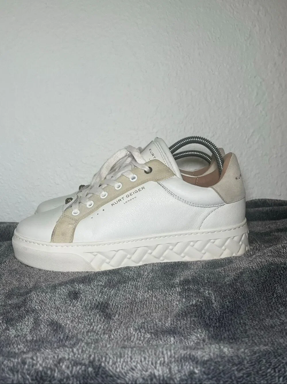 Kurt Geiger London White Leather & Suede Eagle Head Platform Sneakers EU 39 / US